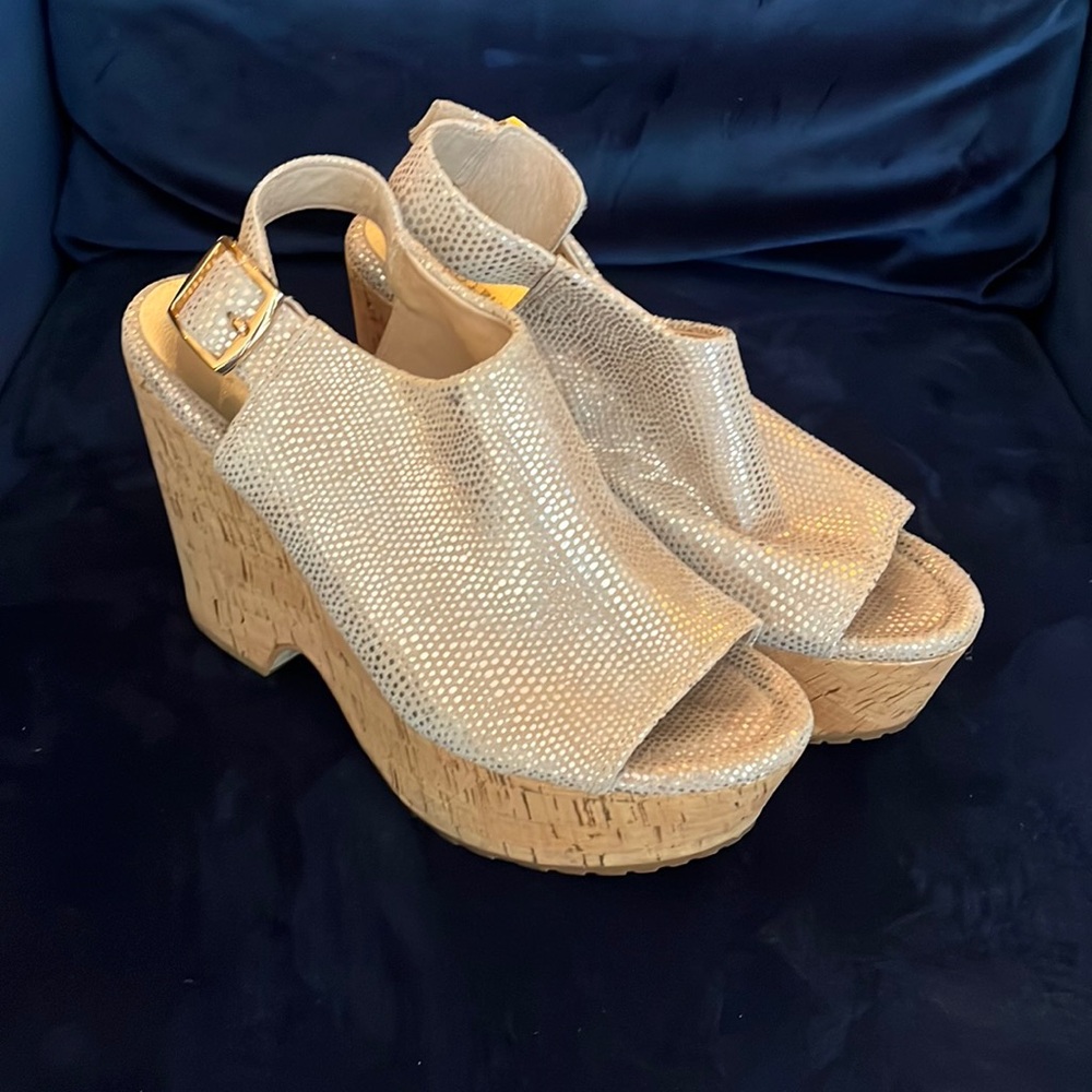 Donald J Pliner Wedges🤍